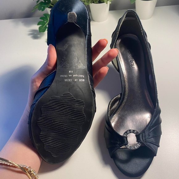 Le Chateau black open toe Kitten Heel - Picture 2 of 2